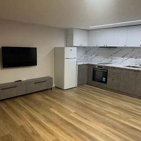 Estel טיראנה