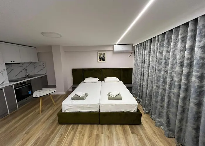 Estel * Tirana